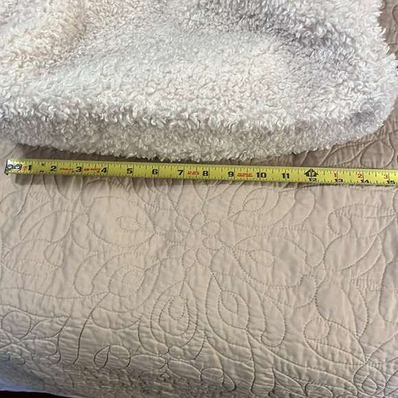 a new day Off White Faux Fur Teddy Sherpa Two Handle Tote Bag Carry On Purse - Picture 7 of 9